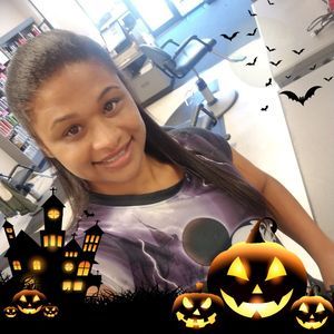 Meet your Posher, Renee